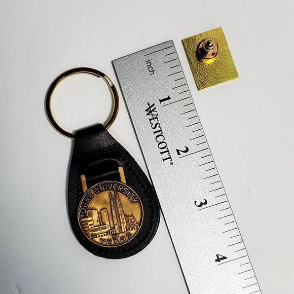 Duke University 5 Year Keychain & Lapel Pin Class of 2023 - Picture 11 of 11